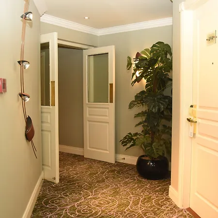 מלון The Fairview Boutique 4*