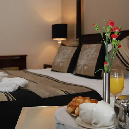 מלון The Fairview Boutique 4*